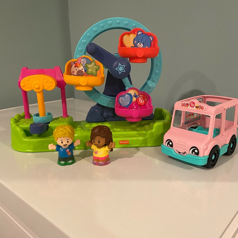 Fisher-Price Fun Fair Playset with Blue Ferris Wheel